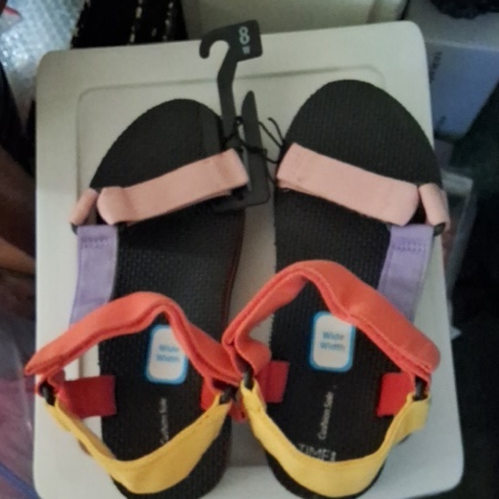 NWT Women's TIME and TRU Comfort Sole Wide Width Colorful Sandals